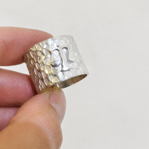 Anillo profesional martillado plata 925